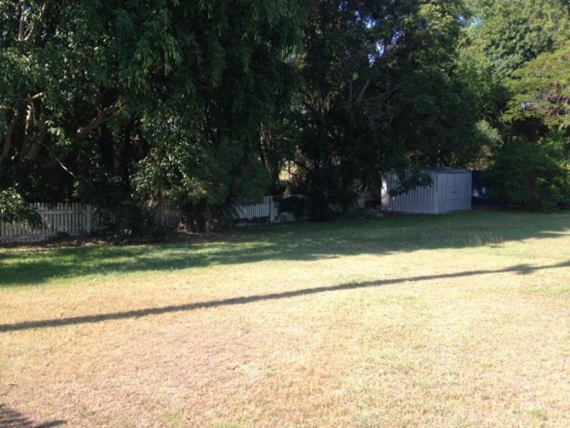 16 Thompson Street, Park Avenue QLD 4701